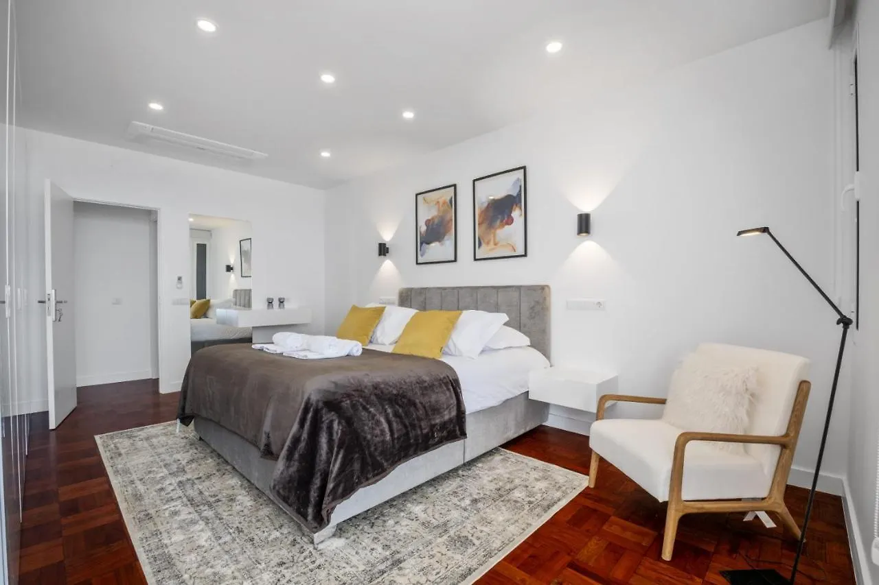 Lido Sunrise Apartment By Madeira Sun Travel Funchal  Funchal (Madeira)